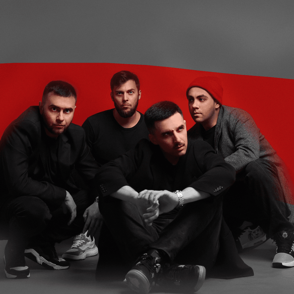 НЕ В ТУ ДВЕРЬ